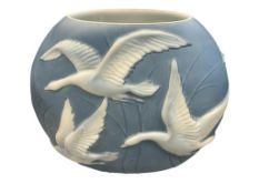 1930'S ART DECO PHOENIX / CONSOLIDATED GLASS CO. BLUE AND WHITE WILD GEESE SCULPTED VASE