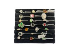 22 ASSORTED SIGNED RINGS INCLUDING SOME VINTAGE