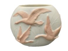1930'S ART DECO PHOENIX / CONSOLIDATED GLASS CO. PINK AND WHITE WILD GEESE SCULPTED VASE