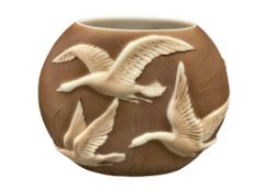 1930'S ART DECO PHOENIX / CONSOLIDATED GLASS CO. BROWN AND WHITE WILD GEESE SCULPTED VASE