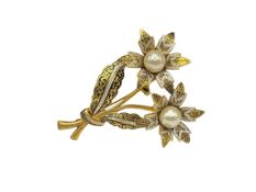 VINTAGE MADE IN SPAIN GOLD TONE FLOWER BROOCH WITH FAUX PEARLS