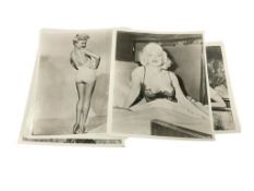 BLACK AND WHITE PHOTOGRAPHS OF ACTORS / ACTRESSES / ENTERTAINERS FROM THE 20TH CENTURY