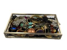 VANITY TRAY FILLED WITH WOMENS COSTUE JEWELRY