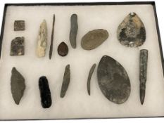 PRIMITIVE NATIVE AMERICAN STONE ARTIFACTS / TOOLS AND RELICS