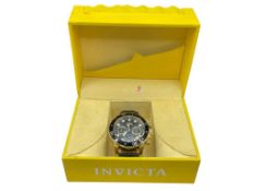 MEN'S INVICTA CHRONOGRAPH WRISTWATCH FEATURING BLACK AND GOLD TONE STAINLESS STEEL CASE