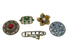 FIVE SIGNED VINTAGE BROOCHES INCLUDING HOBE, WEISS, FLORENZA, WARNER, AND ARTHER PEPPER (ART)