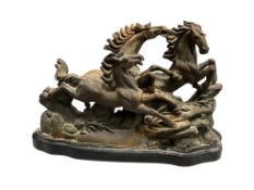 20TH CENTURY BRONZE SCULPTURE FENG SHUI SCULPTURE OF THREE GALLOPING HORSES SIGN OF GOOD FORTUNE