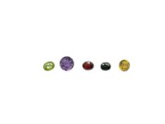 10.00CTS OF ASSORTED GEMSTONES INCLUDING GREEN SAPPHIRE AND PERIDOT