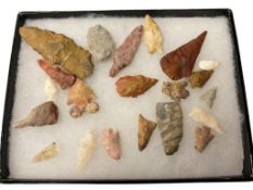 AUTHENTIC KNAPPED NATIVE AMERICAN ARROWHEAD / PROJECTILE POINTS AND TOOL ARTIFACTS