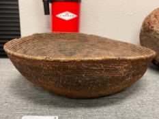 ANTIQUE NATIVE AMERICAN EARLY TIGHTLY COILED GATHERING BASKET BASKET WITH GEOMETRIC DESIGN