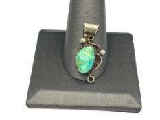 VINTAGE STERLING SILVER TURQUOISE PENDANT