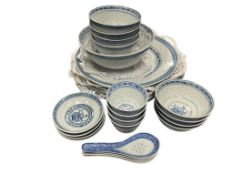 VINTAGE CHINESE PORCELAIN 