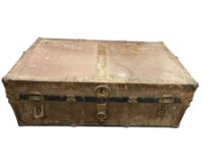 EARLY 20TH CENTURY STEAMER TRUNK