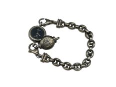 VINTAGE STERLING SILVER GUCCI 2800 QUARTZ WRISTWATCH FEATURING MARINER LINK BRACELET