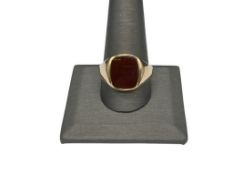 MEN'S 10K YELLOW GOLD CARNELIAN RING