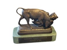 HARVEY'S CASINO RESORTS FAMOUS NEW YORK STOCK EXCHANGE BULL BRONZE AWARD / TROPHY