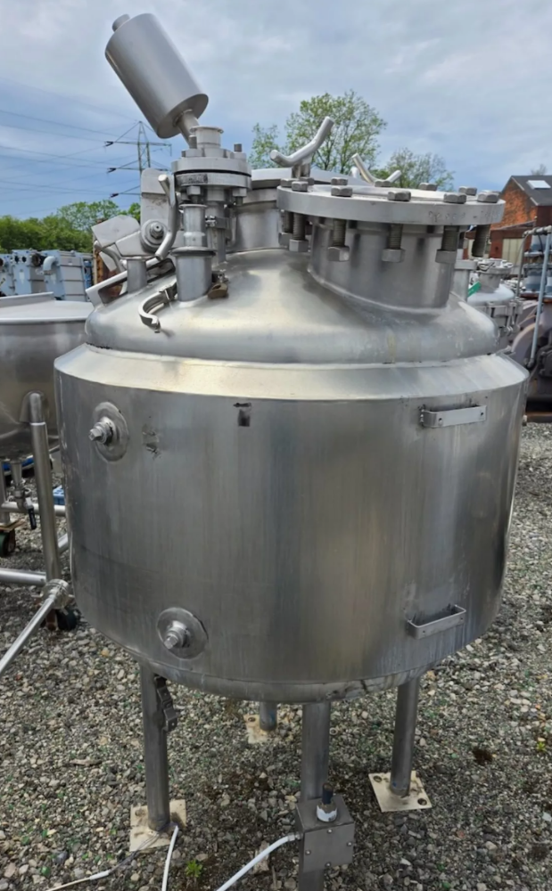 Stainless Steel Tanks & Pumps