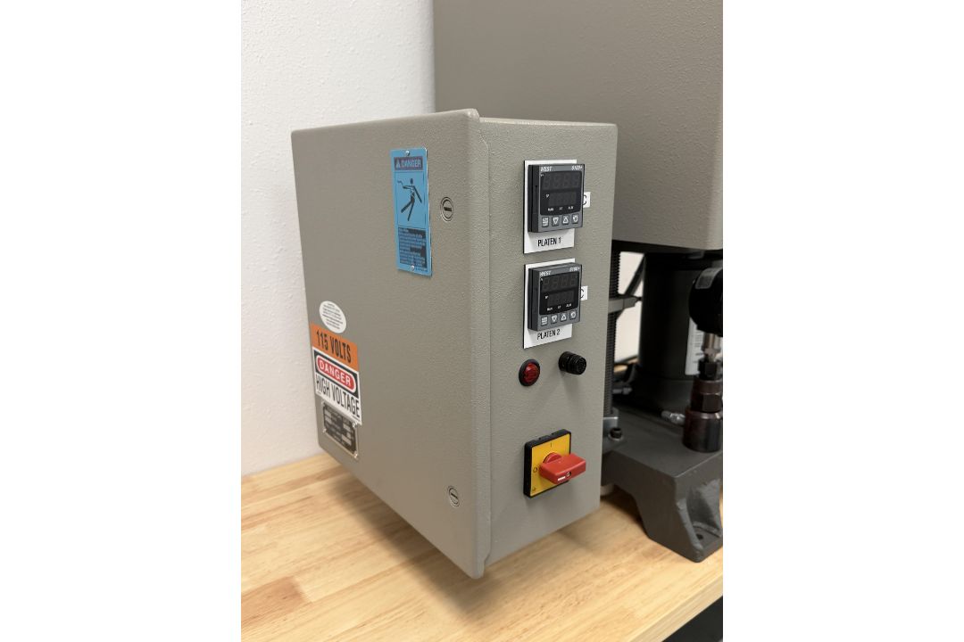 Carver Heated Platen Laboratory Press - Image 4 of 14