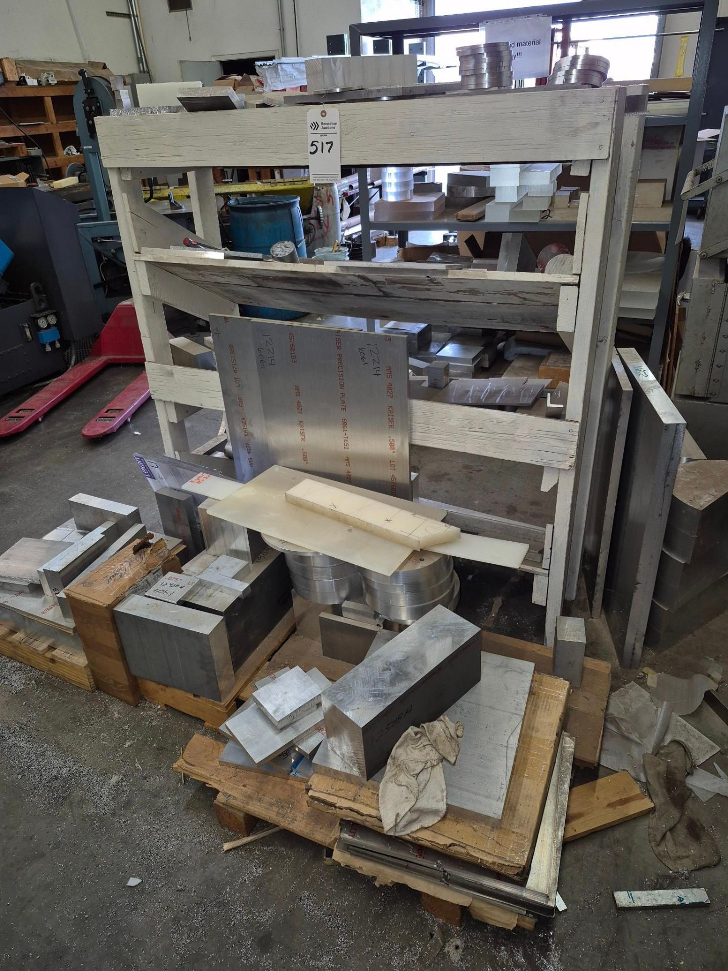 SHELVING WITH ASSORTED ALUMINUM MATERIAL - Image 3 of 13