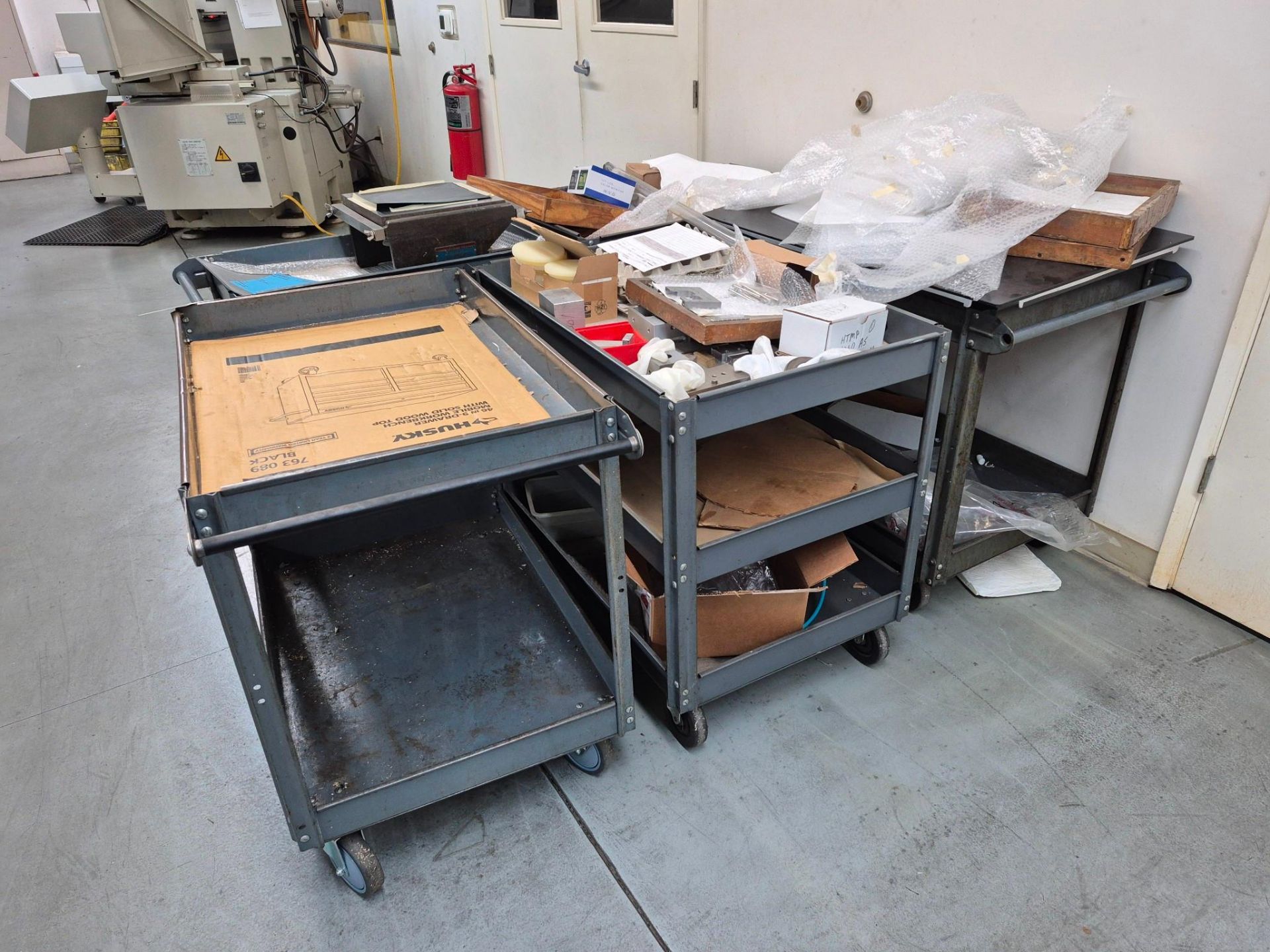 COLLECTION OF 5 METAL TOOL CARTS ON WHEELS CONTENTS INCLUDED - Image 3 of 21