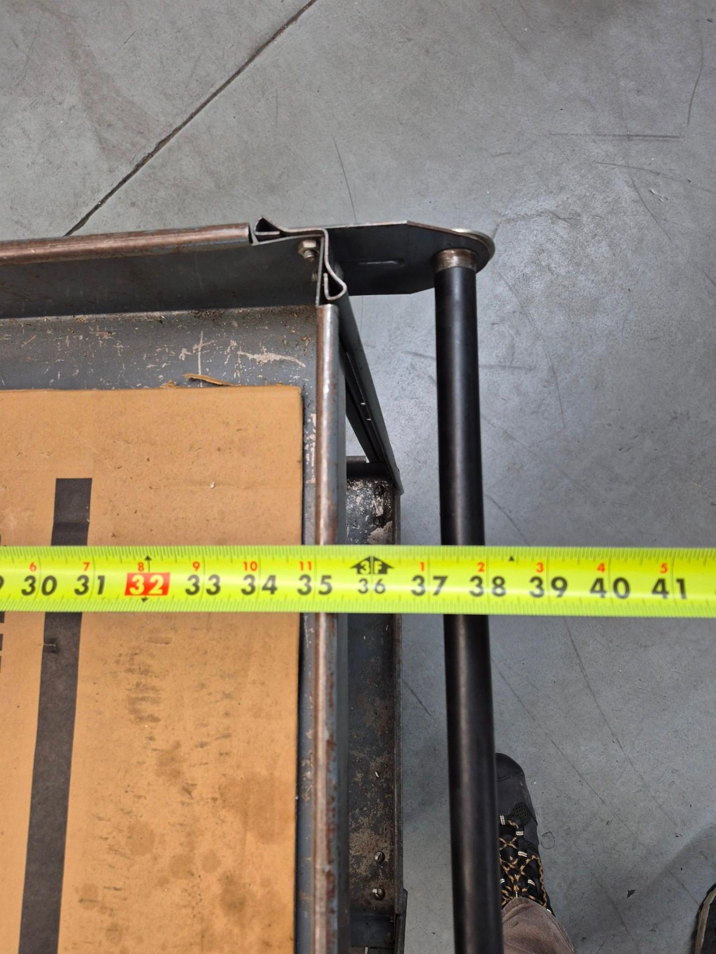 COLLECTION OF 5 METAL TOOL CARTS ON WHEELS CONTENTS INCLUDED - Image 6 of 21