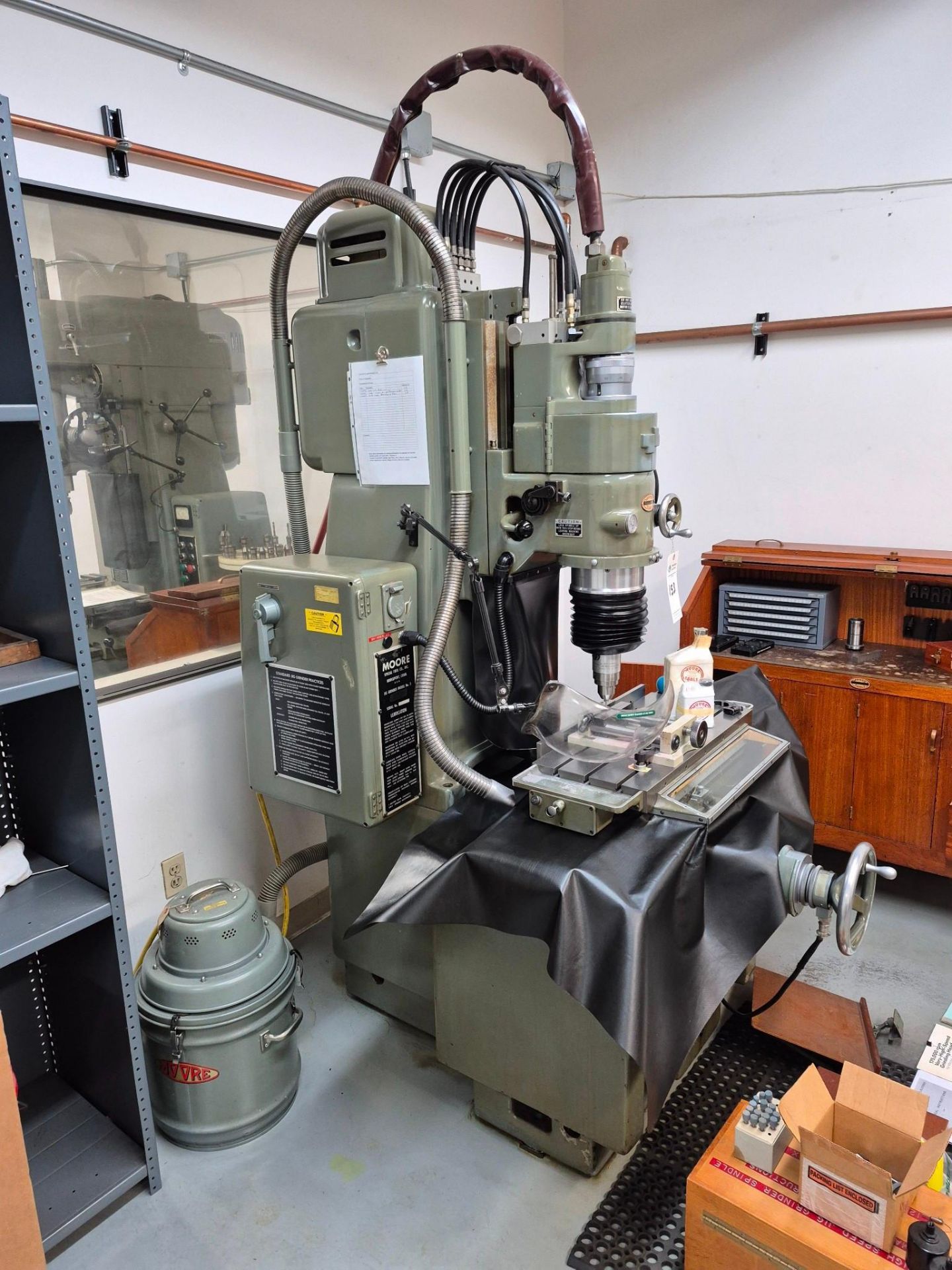 MOORE MODEL G18 JIG GRINDER, 175,000 RPM VHS GRINDING HEAD, TOOLING & ACCESSORIES INCLUDED - Image 5 of 57