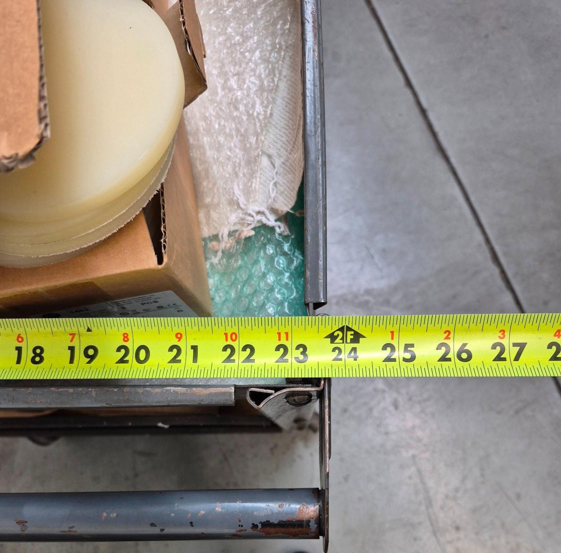 COLLECTION OF 5 METAL TOOL CARTS ON WHEELS CONTENTS INCLUDED - Image 17 of 21