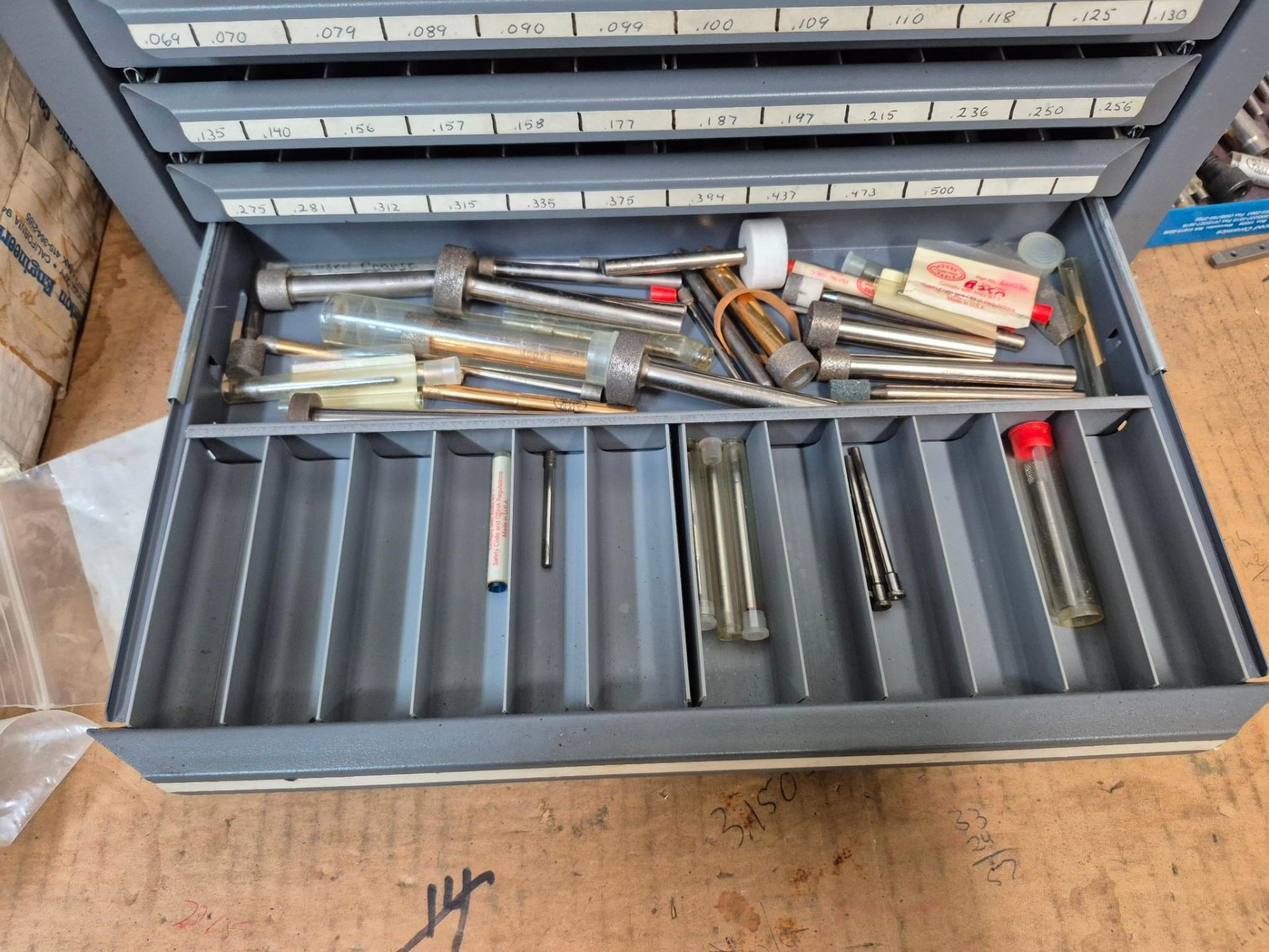 KENNEDY 5 DRAWER WORK BENCH, HUOT 5 DRAWER TAPSET CHEST, STARRETT GRANITE SURFACE BLOCK - Image 13 of 32
