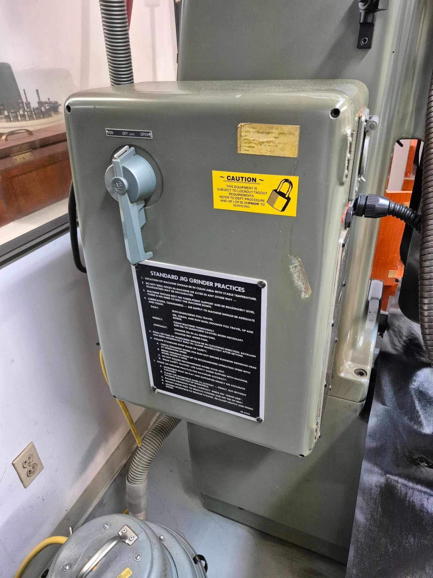 MOORE MODEL G18 JIG GRINDER, 175,000 RPM VHS GRINDING HEAD, TOOLING & ACCESSORIES INCLUDED - Image 10 of 57