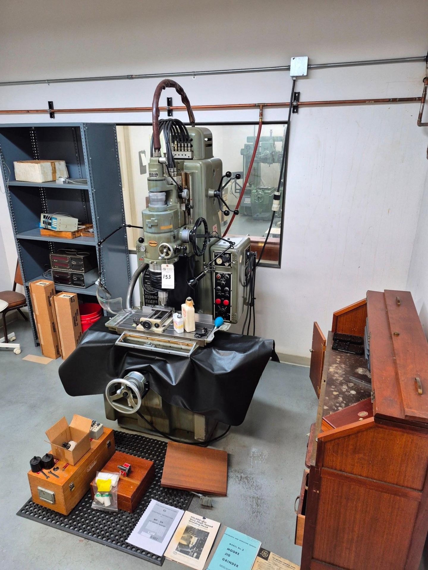 MOORE MODEL G18 JIG GRINDER, 175,000 RPM VHS GRINDING HEAD, TOOLING & ACCESSORIES INCLUDED - Image 3 of 57