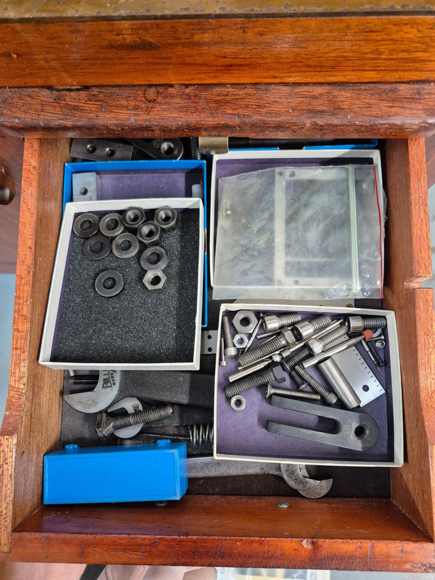 MOORE MODEL G18 JIG GRINDER, 175,000 RPM VHS GRINDING HEAD, TOOLING & ACCESSORIES INCLUDED - Image 46 of 57