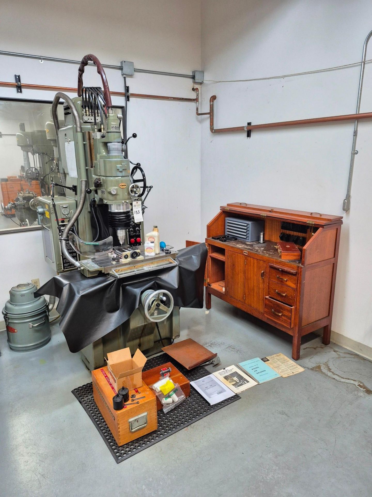 MOORE MODEL G18 JIG GRINDER, 175,000 RPM VHS GRINDING HEAD, TOOLING & ACCESSORIES INCLUDED