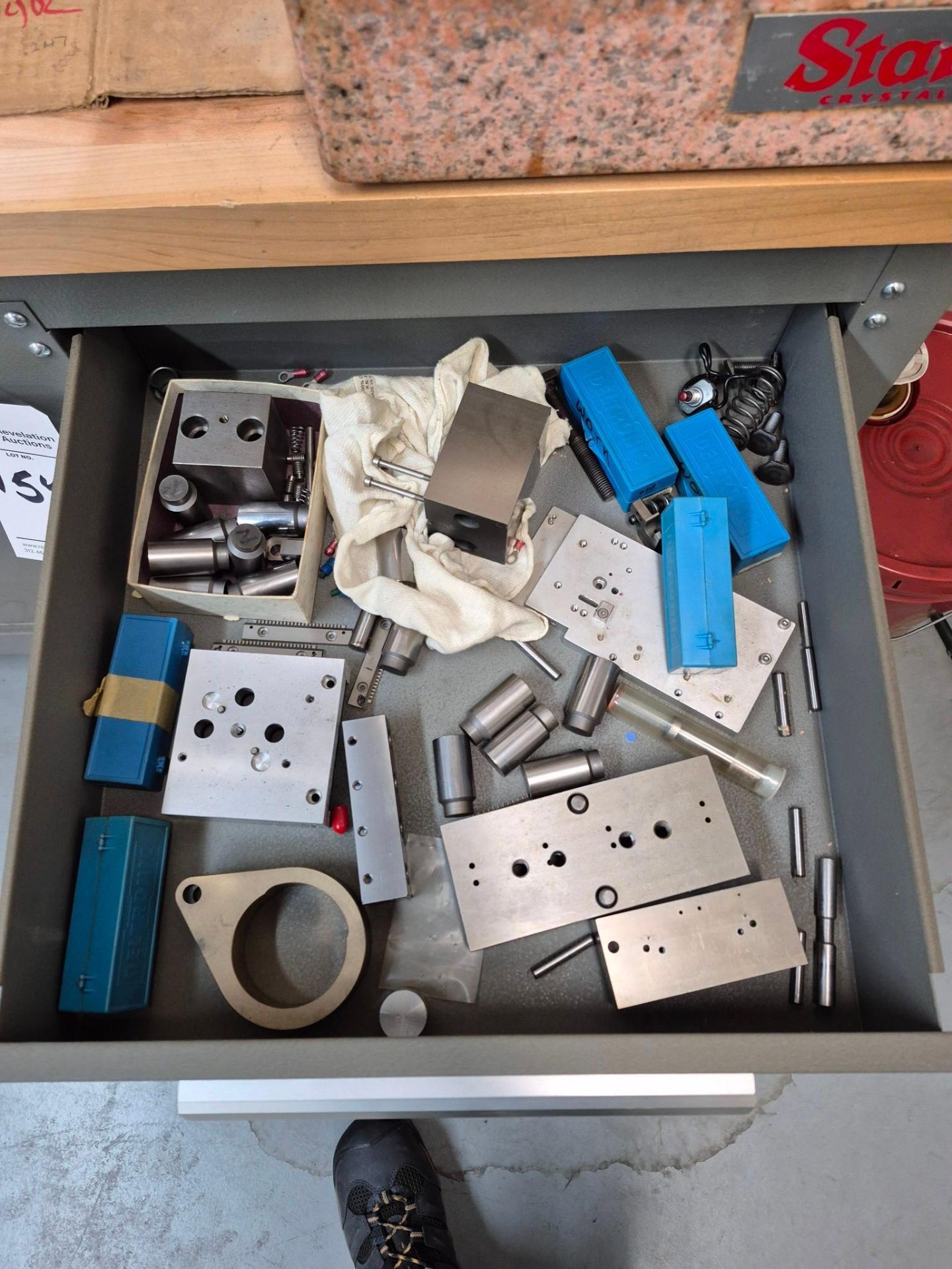KENNEDY 5 DRAWER WORK BENCH, HUOT 5 DRAWER TAPSET CHEST, STARRETT GRANITE SURFACE BLOCK - Image 23 of 32
