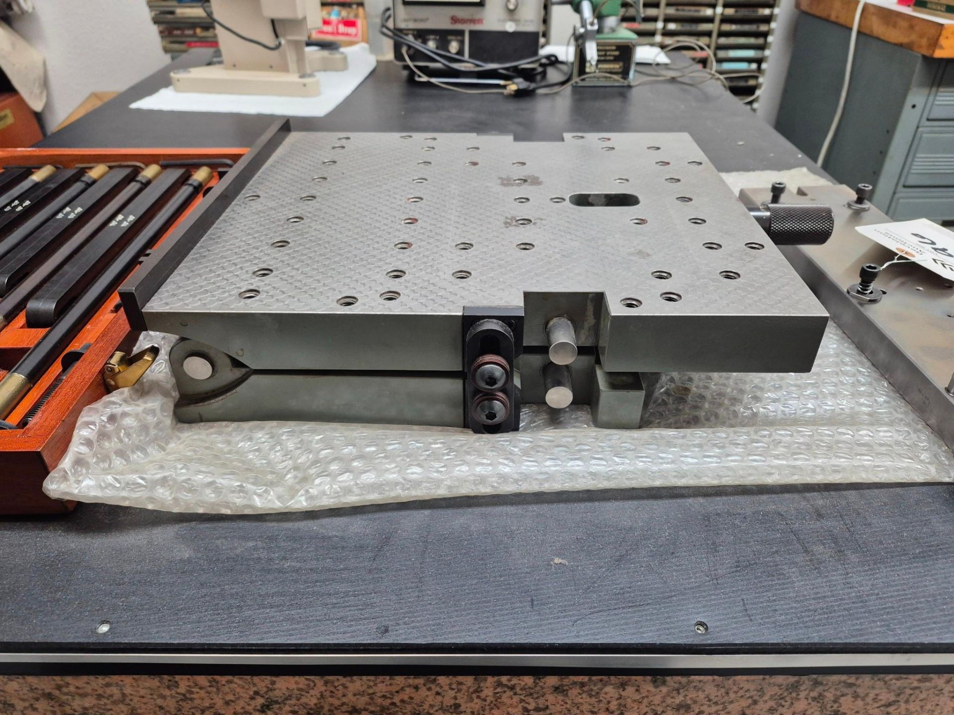MOORE TOOLS, NO.3 MICRO SINE TABLE SET WITH MAHOGANY BOX OF ACCESSORIES - Image 5 of 11