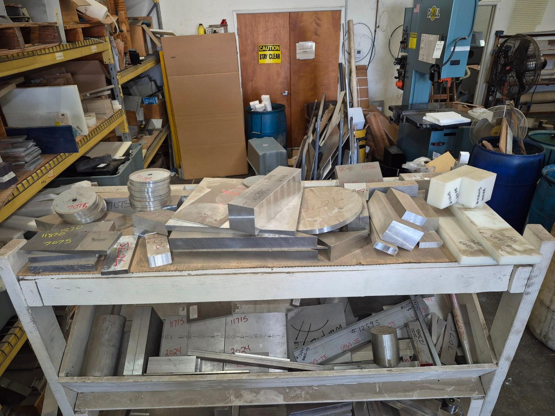 SHELVING WITH ASSORTED ALUMINUM MATERIAL - Image 7 of 13