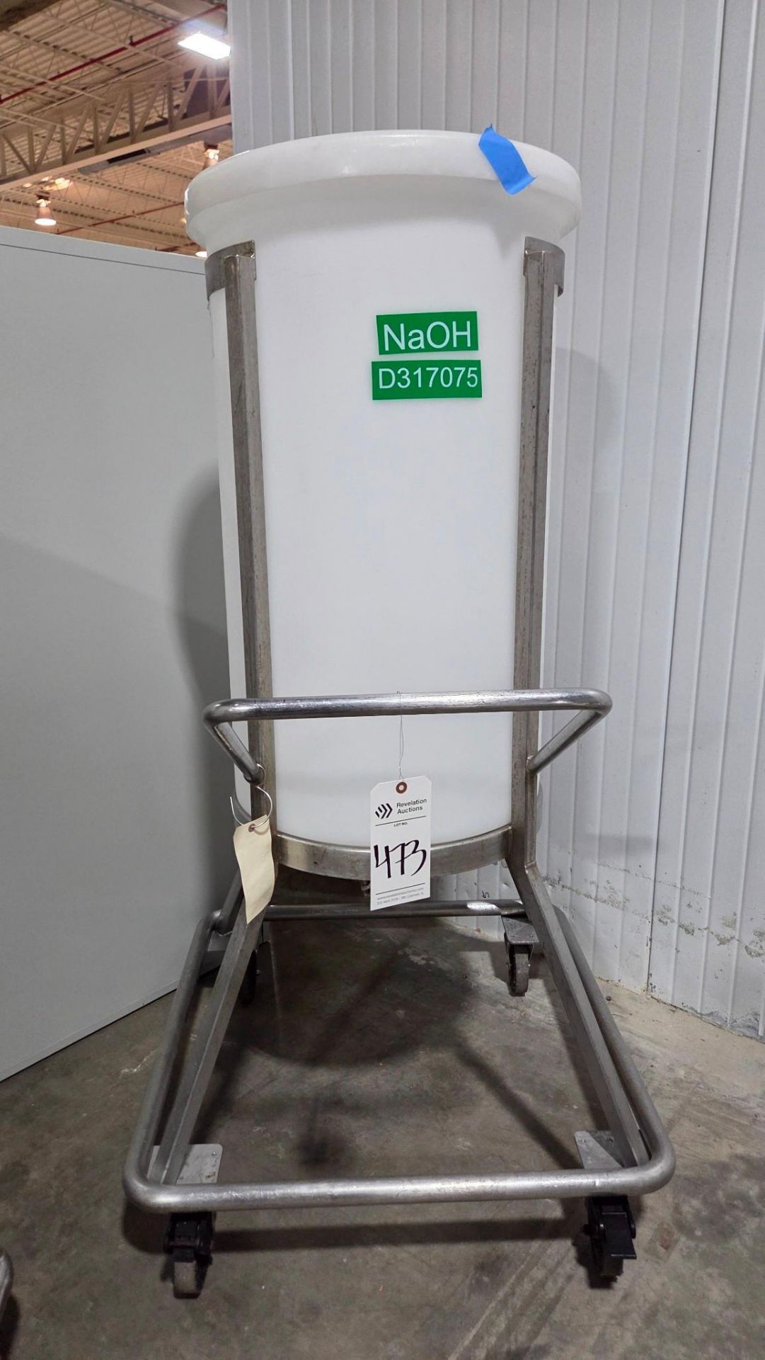 MOBILE MIXING OR STORAGE CARBOY