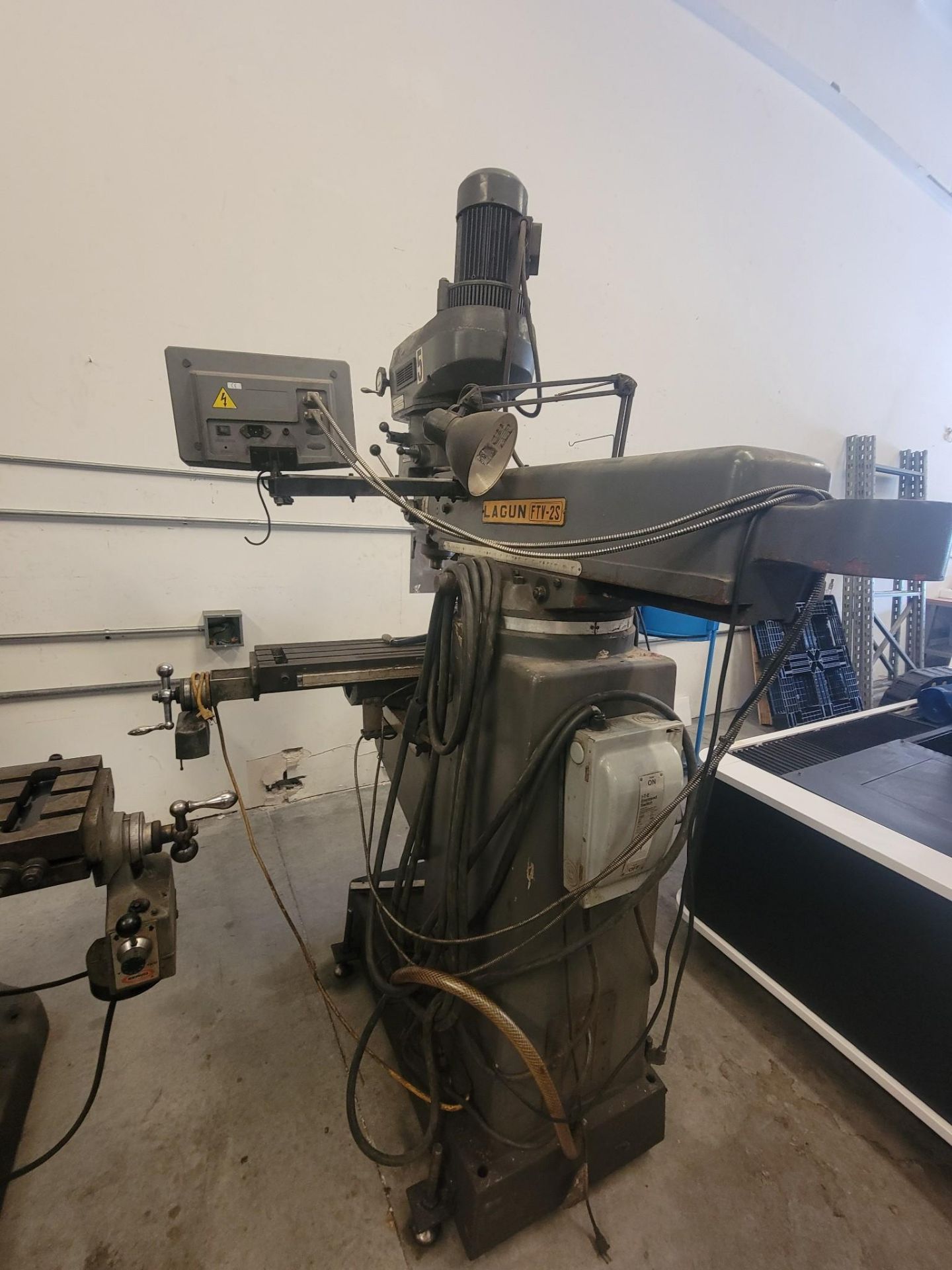 LAGUN REPUBLIC FTV-2S VERTICAL KNEE MILL - Image 7 of 15
