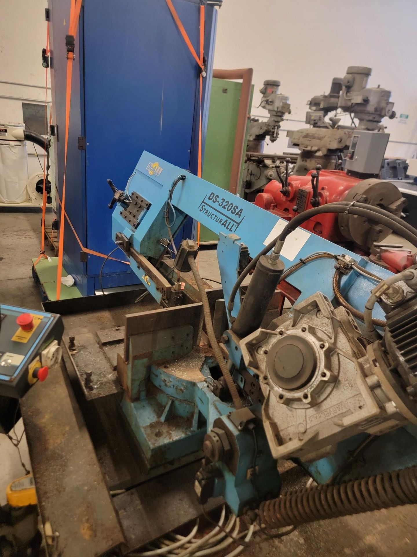 DOALL DS-320SA STRUCTURALL BAND SAW - Image 3 of 8