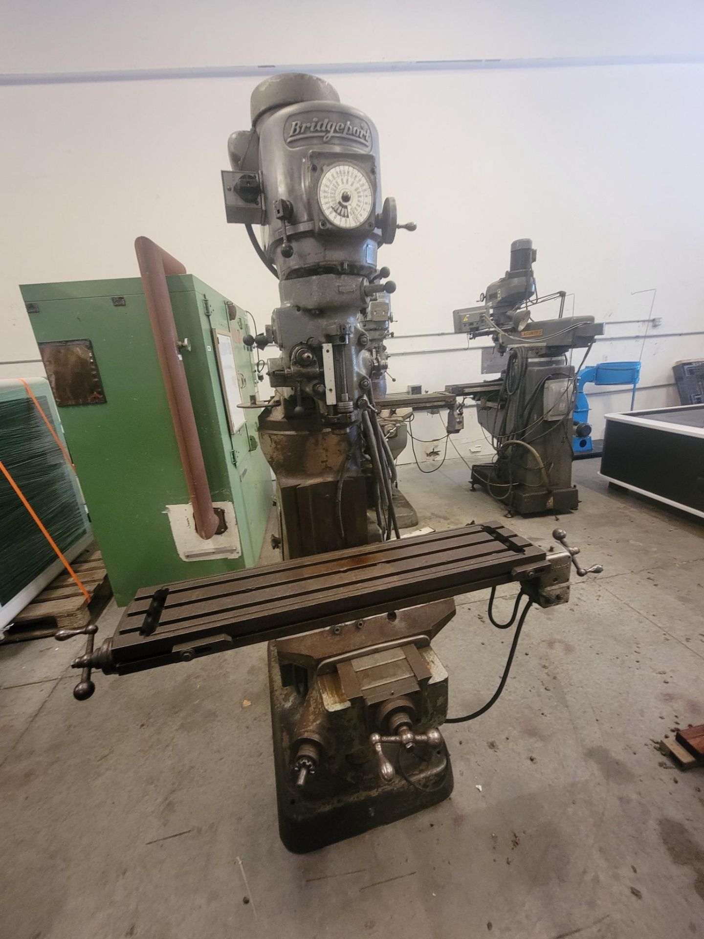 BRIDGEPORT KNEE MILL S/N 29512 10744 - Image 2 of 10