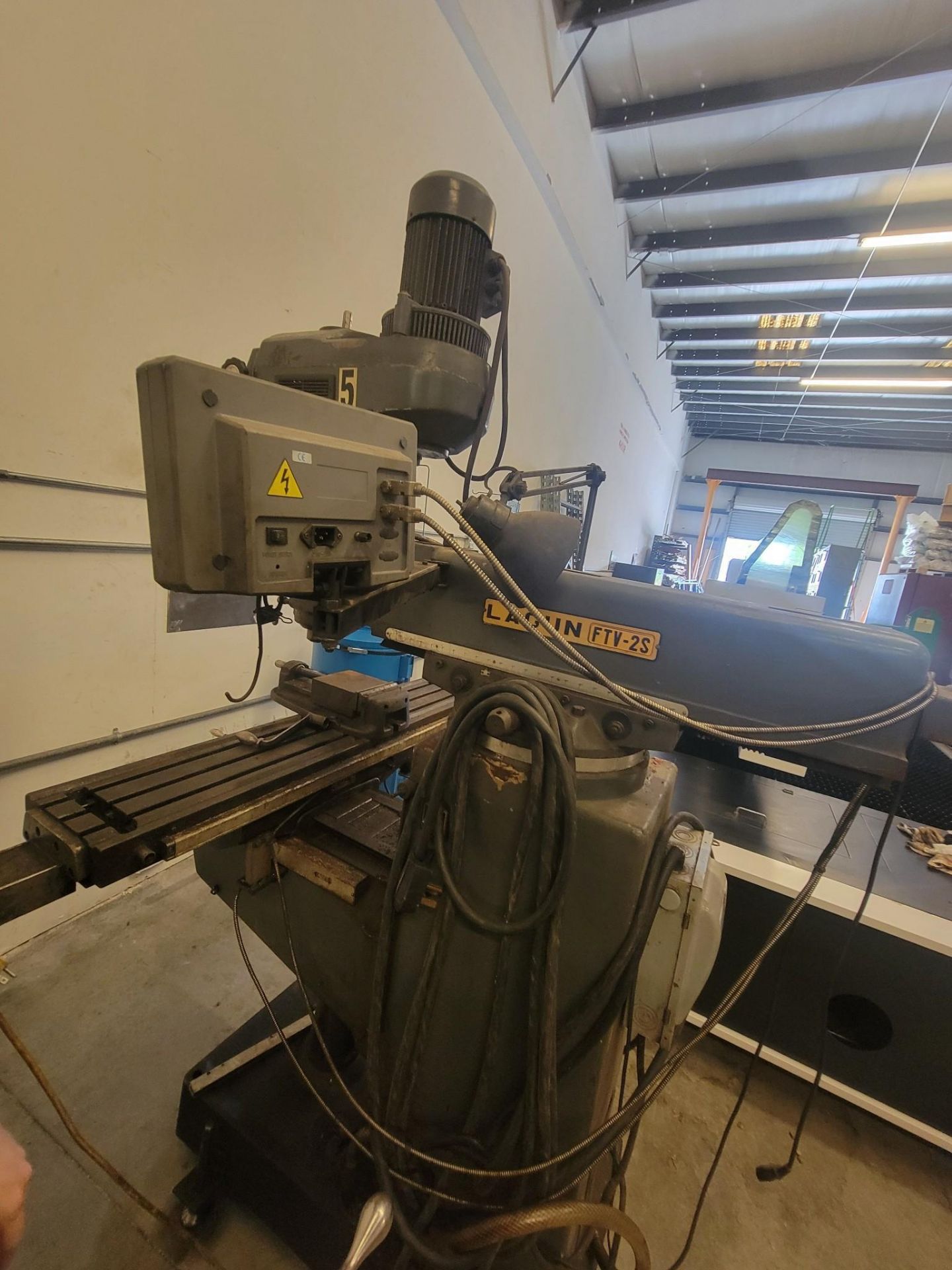 LAGUN REPUBLIC FTV-2S VERTICAL KNEE MILL - Image 4 of 15