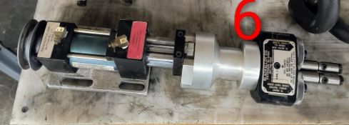ADJUSTABLE MULTIPLE SPINDLE HEAD