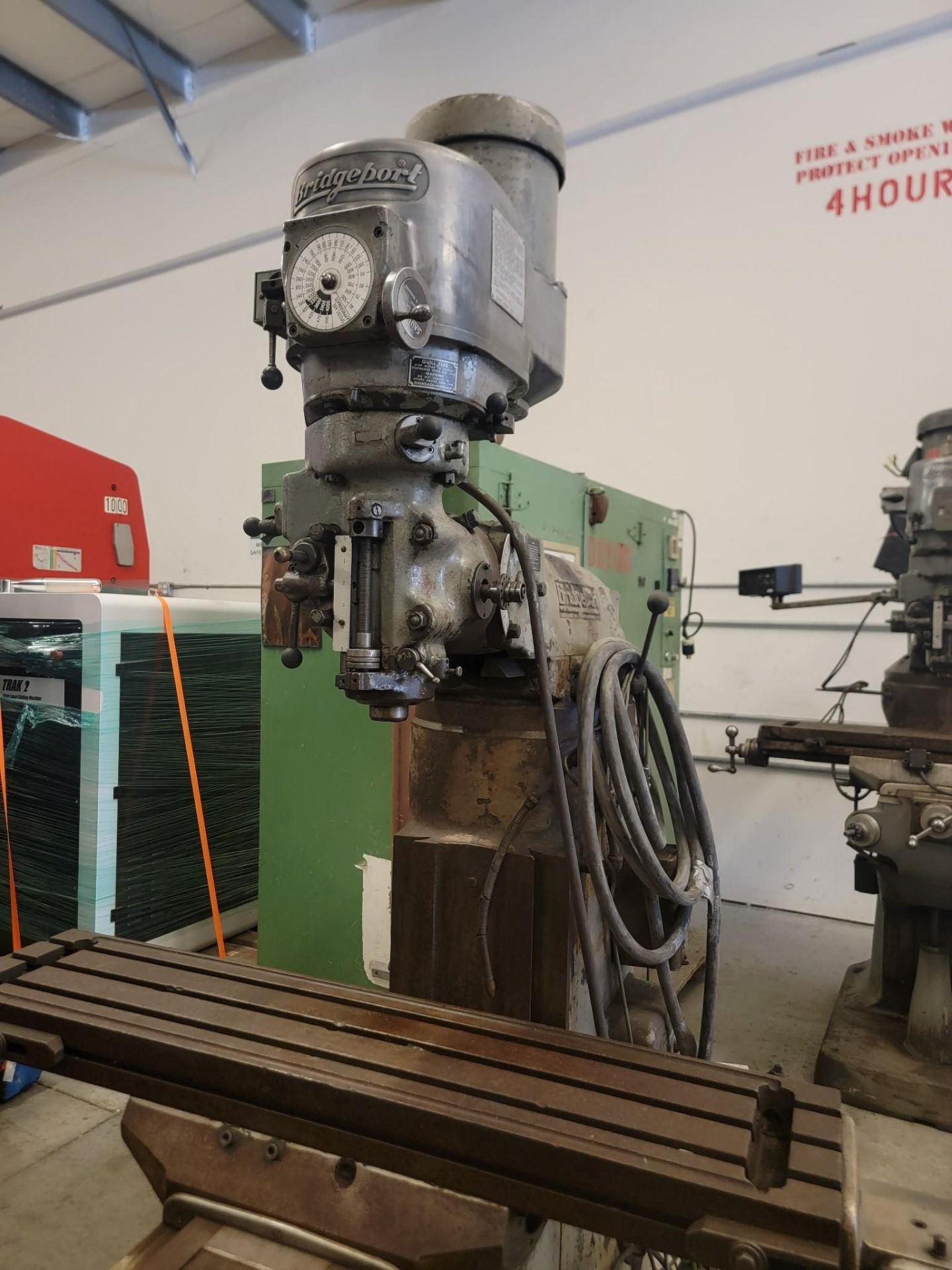 BRIDGEPORT KNEE MILL S/N 29512 10744 - Image 3 of 10