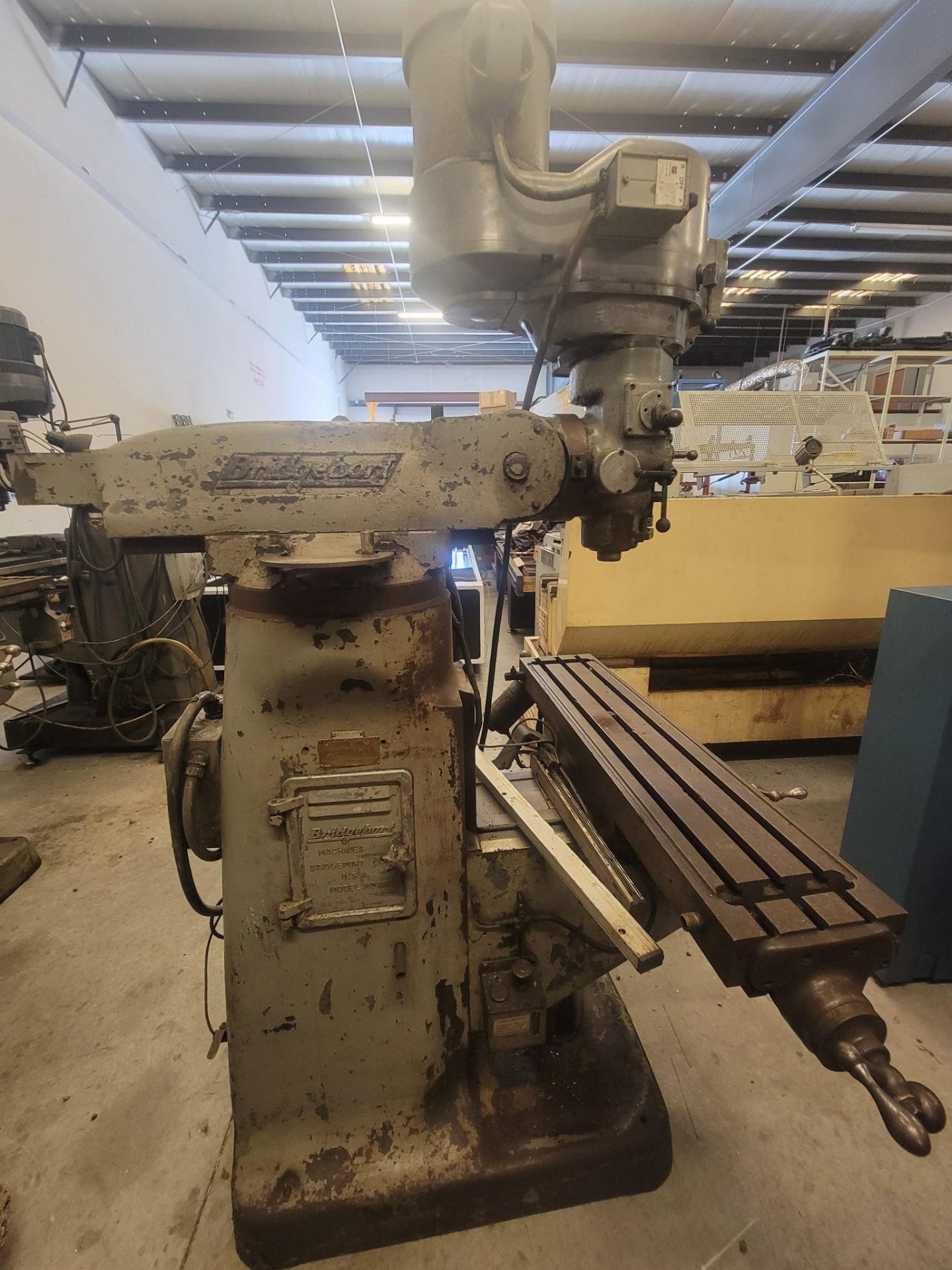 BRIDGEPORT KNEE MILL S/N 29512 10744 - Image 7 of 10