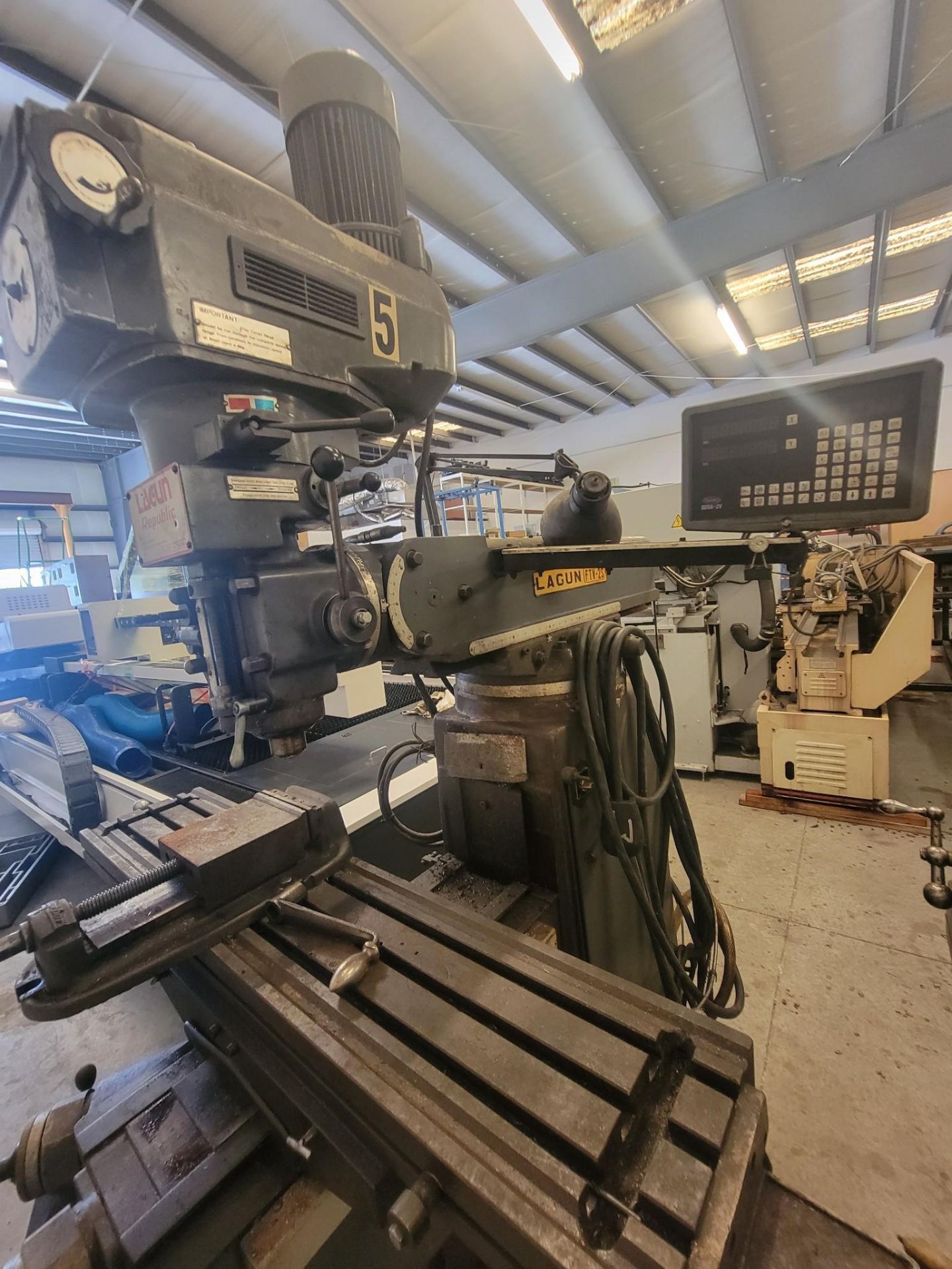 LAGUN REPUBLIC FTV-2S VERTICAL KNEE MILL - Image 8 of 15