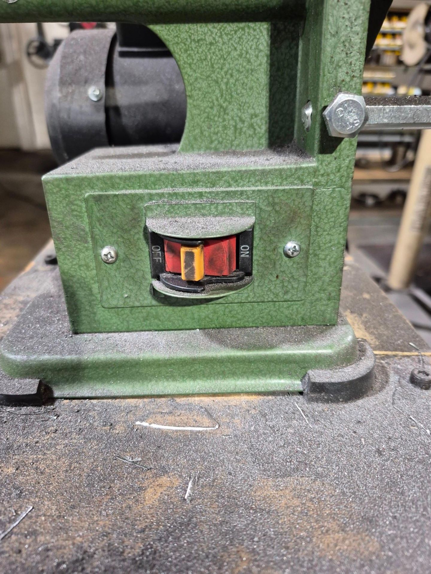 CENTRAL MACHINERY 4" X 36" BELT & 6" DISC SANDER - Image 5 of 6