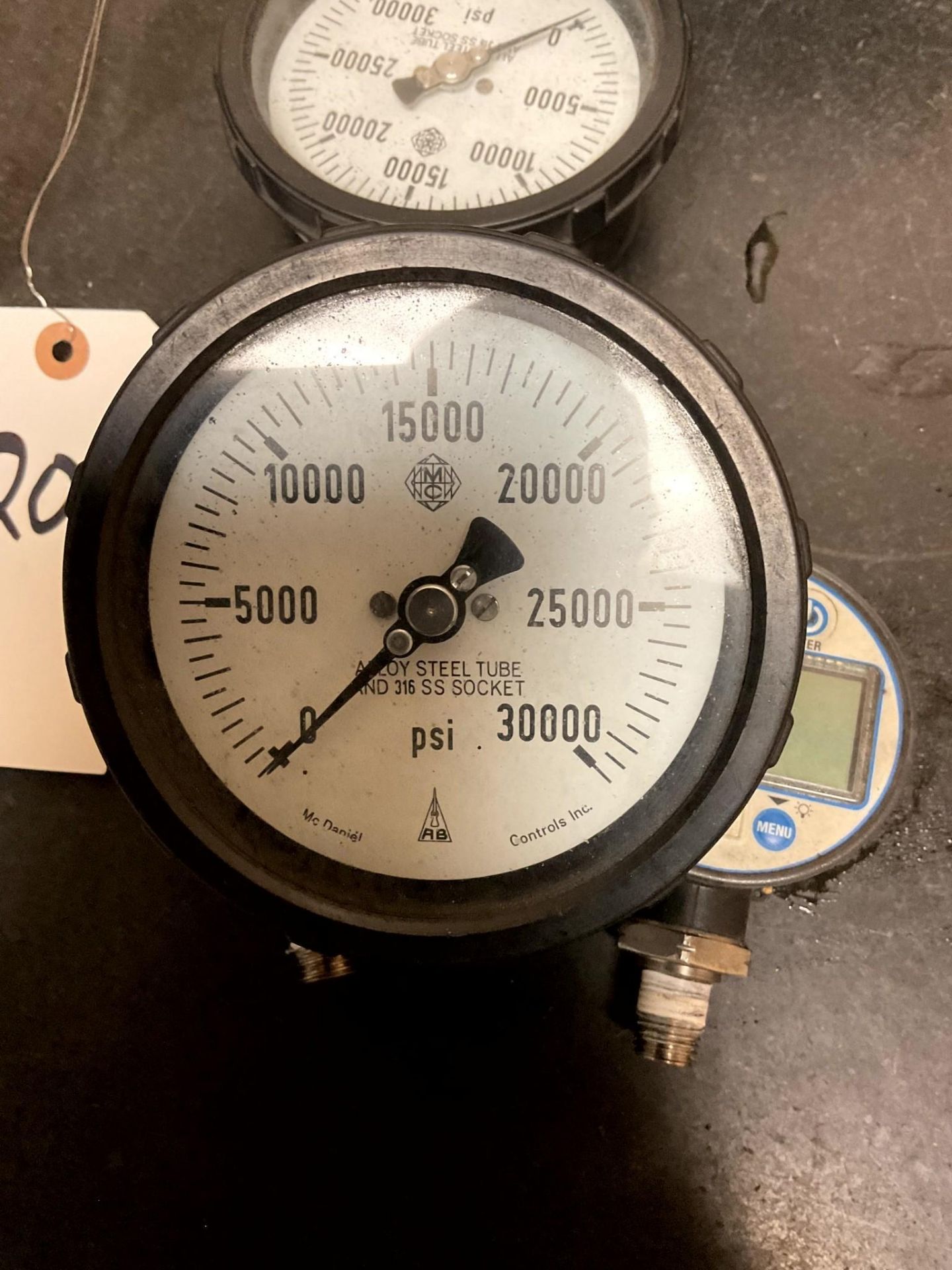 ASSORTED HIGH PRESSURE GAUGES - Image 7 of 7