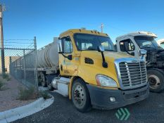 2017 FREIGHTLINER CASCADIA SLEEPER TRUCK