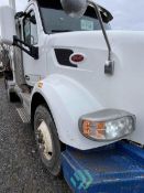 2016 PETERBILT 567 TRUCK