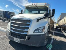 2018 FREIGHTLINER CASCADIA SLEEPER TRUCK
