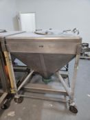 23 CUBIC FT MUELLER STAINLESS STEEL POWDER TOTE